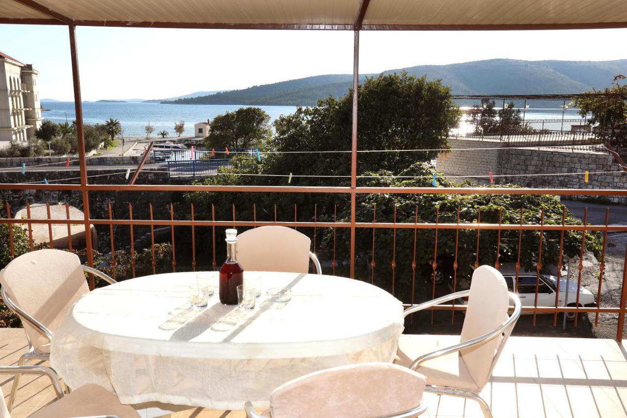 Apartman Gilan Seget Vranjica Exterior photo