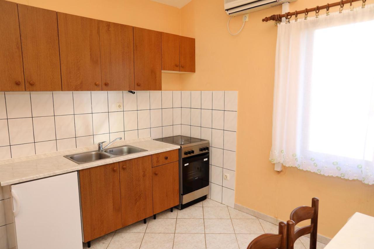 Apartman Gilan Seget Vranjica Exterior photo
