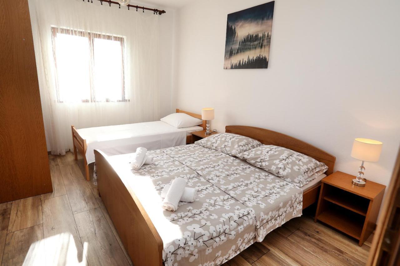 Apartman Gilan Seget Vranjica Exterior photo