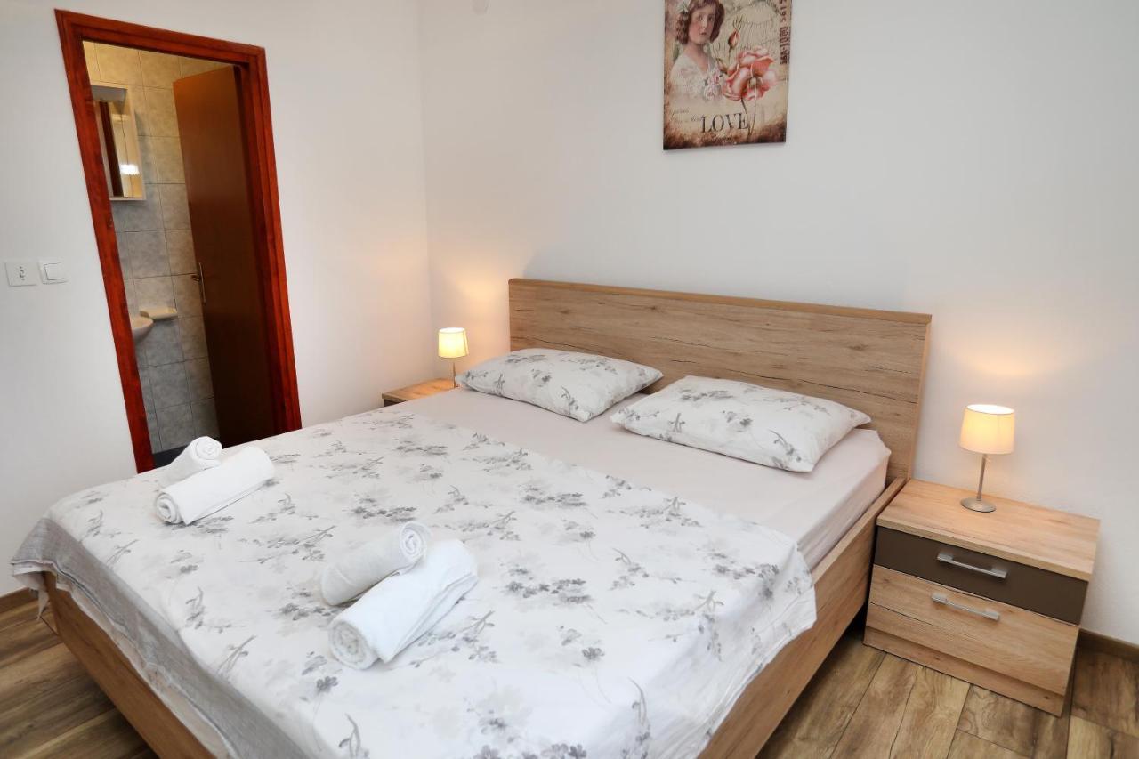Apartman Gilan Seget Vranjica Exterior photo