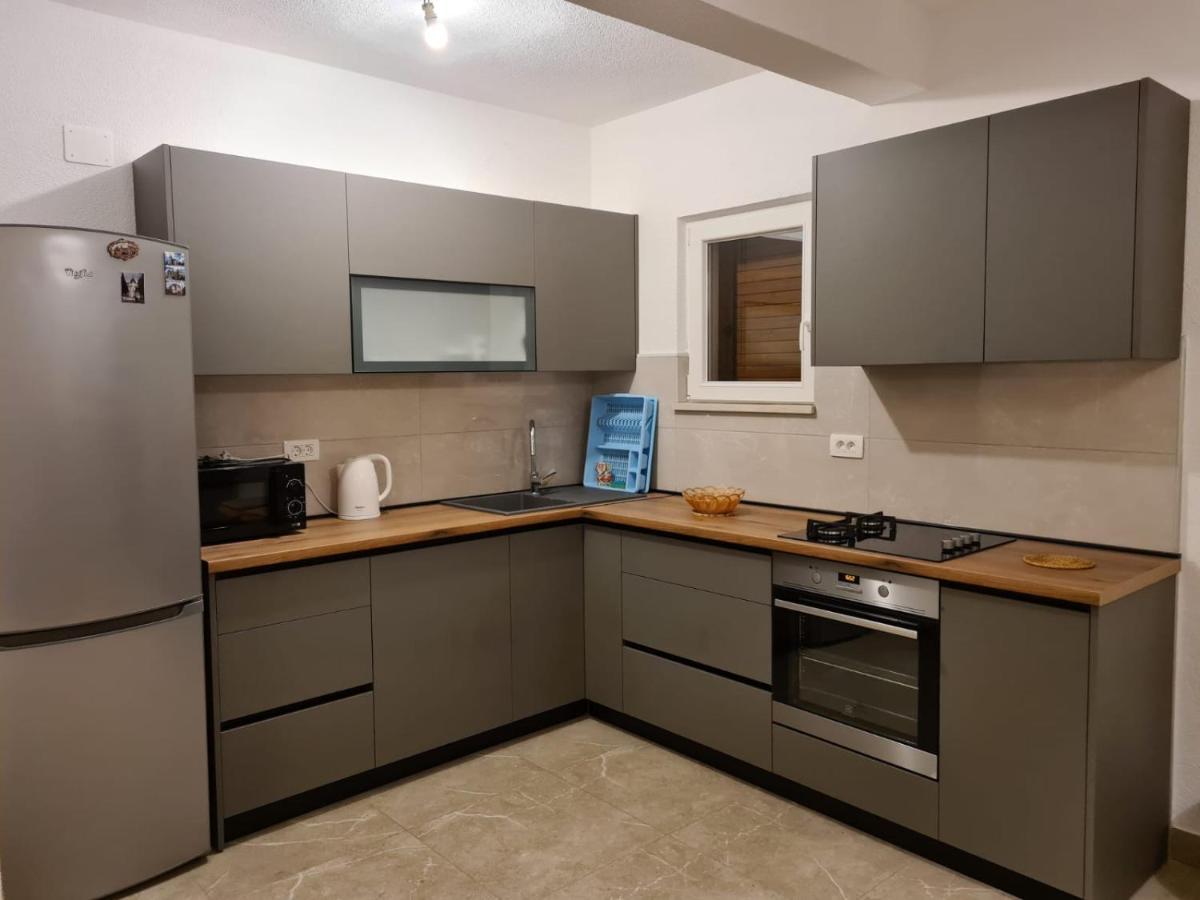 Apartman Gilan Seget Vranjica Exterior photo