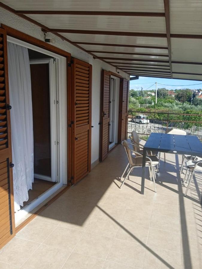 Apartman Gilan Seget Vranjica Exterior photo