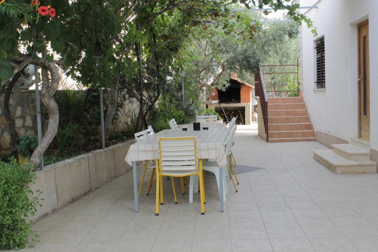 Apartman Gilan Seget Vranjica Exterior photo